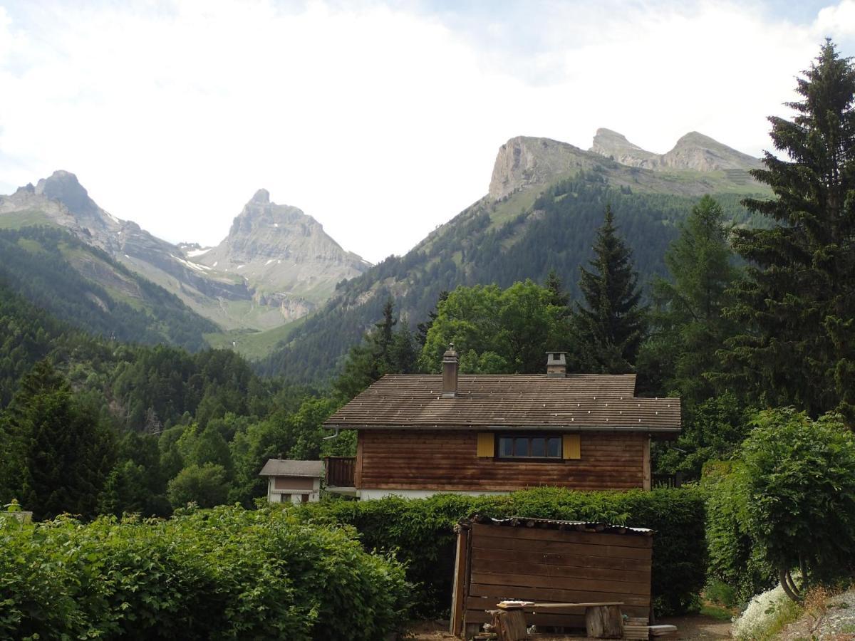 Вилла Chalet Le Muguet Овронна Экстерьер фото