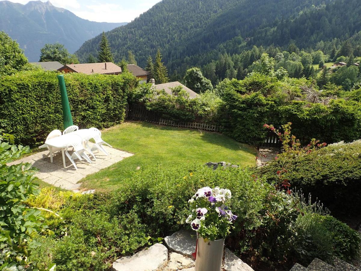 Вилла Chalet Le Muguet Овронна Экстерьер фото