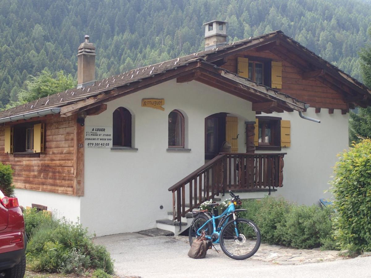 Вилла Chalet Le Muguet Овронна Экстерьер фото