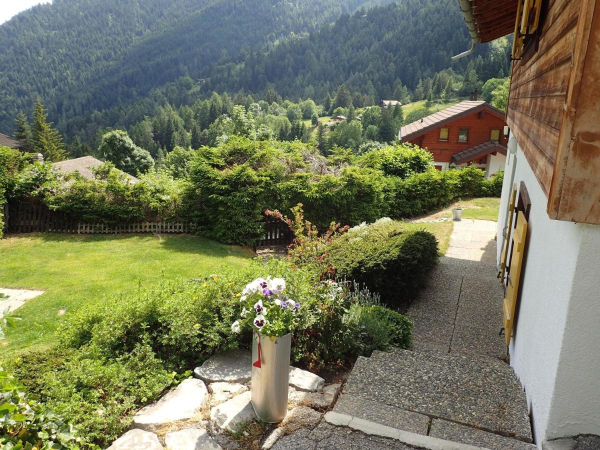 Вилла Chalet Le Muguet Овронна Экстерьер фото